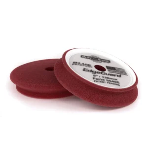 Un par de EdgeGuard Foam Pad de Corte Medio 5"/130 mm - Marrón sobre fondo blanco.